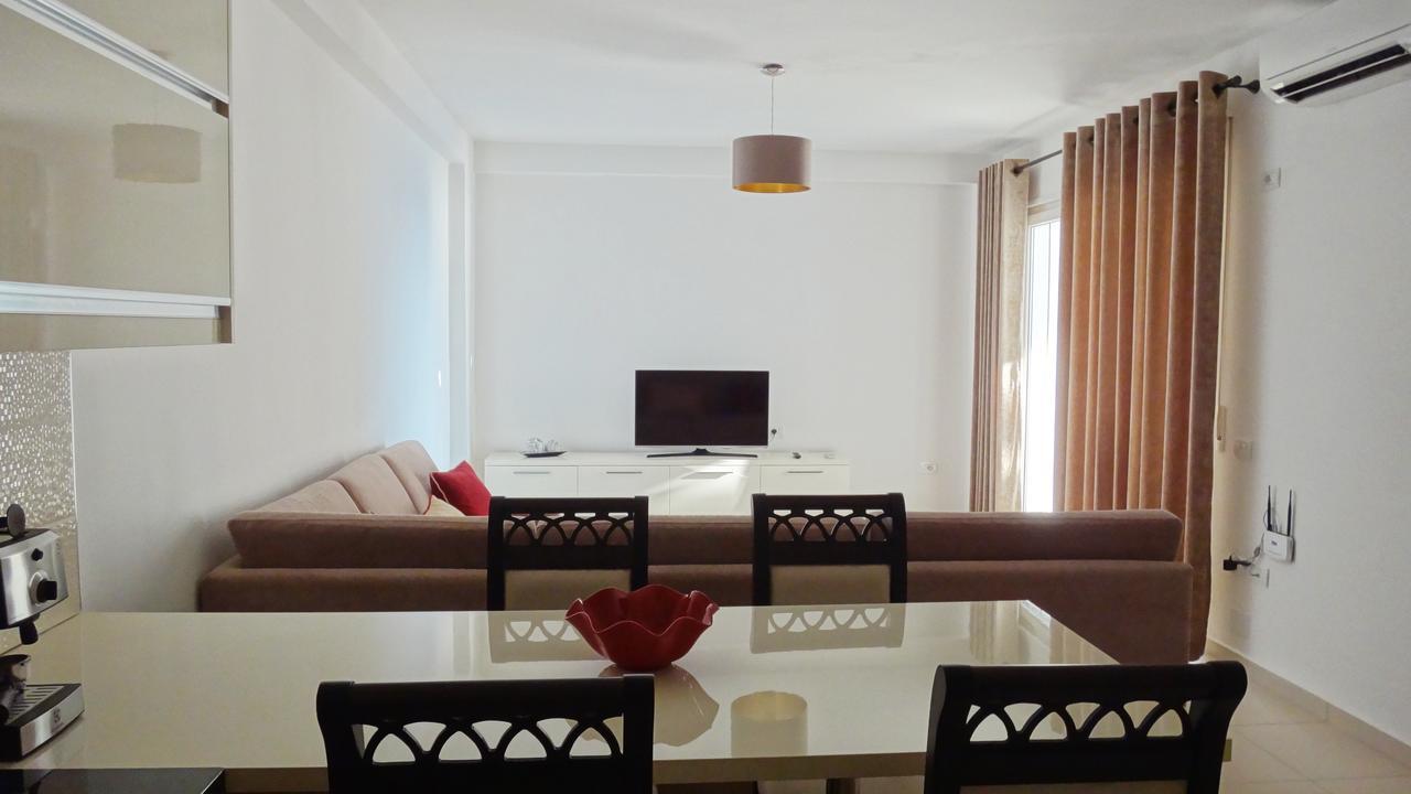 Apartments In White Residence Sarandë Buitenkant foto