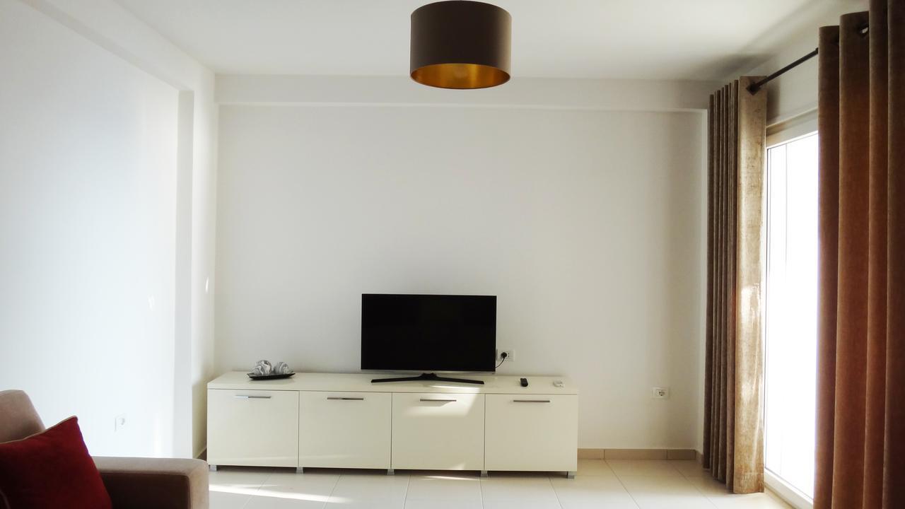 Apartments In White Residence Sarandë Buitenkant foto